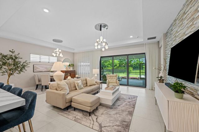 5432 Saint Armands Way, Westlake, FL 33470