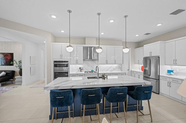 5432 Saint Armands Way, Westlake, FL 33470