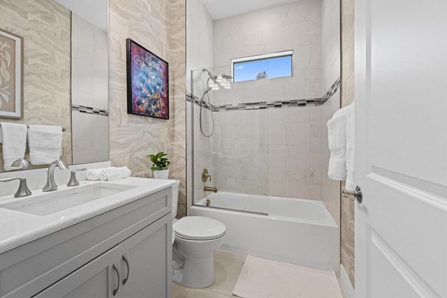 5432 Saint Armands Way, Westlake, FL 33470