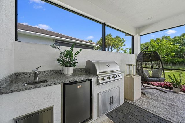 5432 Saint Armands Way, Westlake, FL 33470