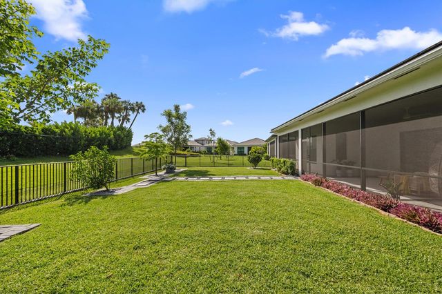 5432 Saint Armands Way, Westlake, FL 33470