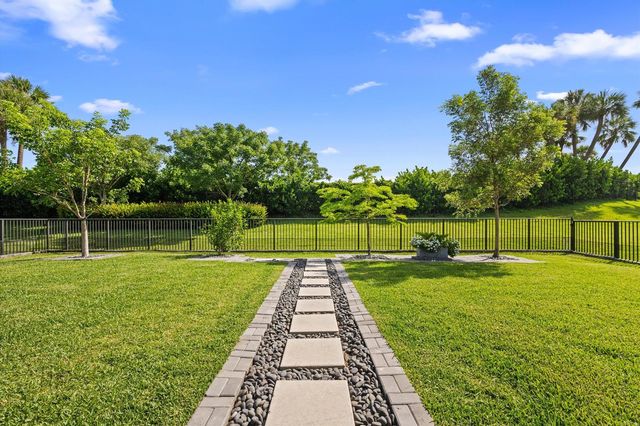 5432 Saint Armands Way, Westlake, FL 33470