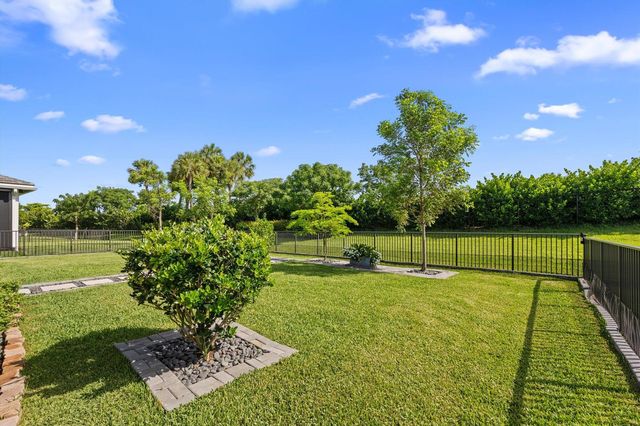 5432 Saint Armands Way, Westlake, FL 33470