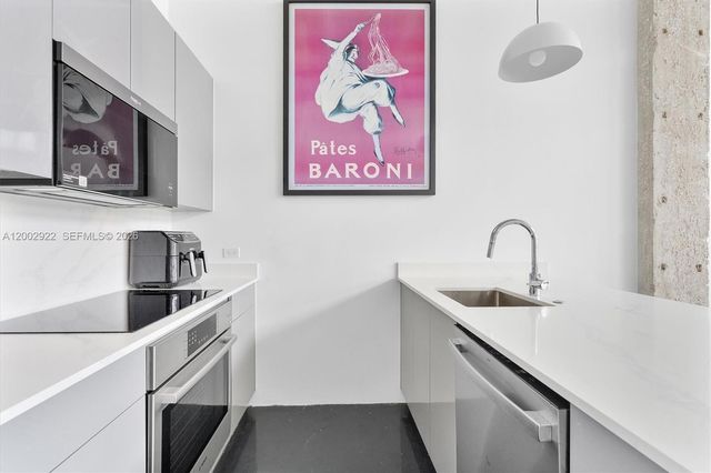 8101 Biscayne Blvd R-306, Miami, FL 33138