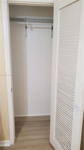 619 N D St, Lake Worth, FL 33460
