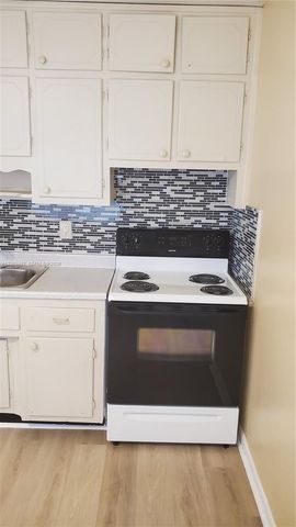 619 N D St, Lake Worth, FL 33460