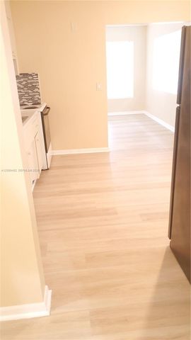 619 N D St, Lake Worth, FL 33460