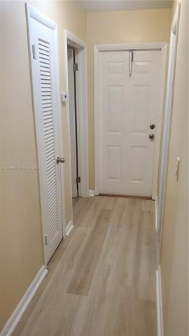 619 N D St, Lake Worth, FL 33460