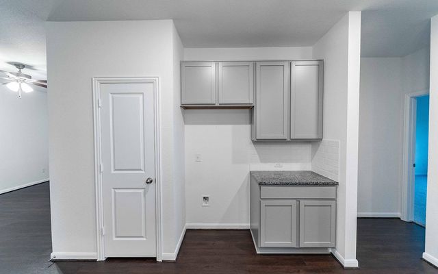 313 Blue Steel RD, Jarrell, TX 76537