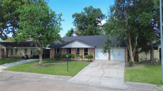 11742 N Nottingham Circle, Houston, TX 77071