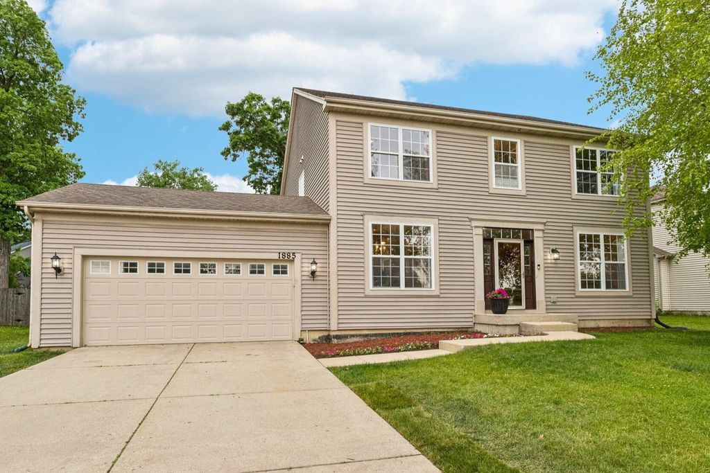1885 W Greenleaf Court, Round Lake, IL 60073