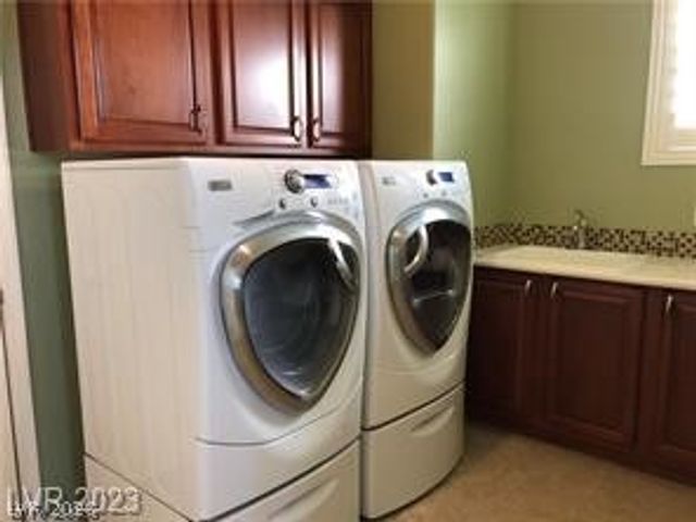 894 Roseberry Drive, Las Vegas, NV 89138