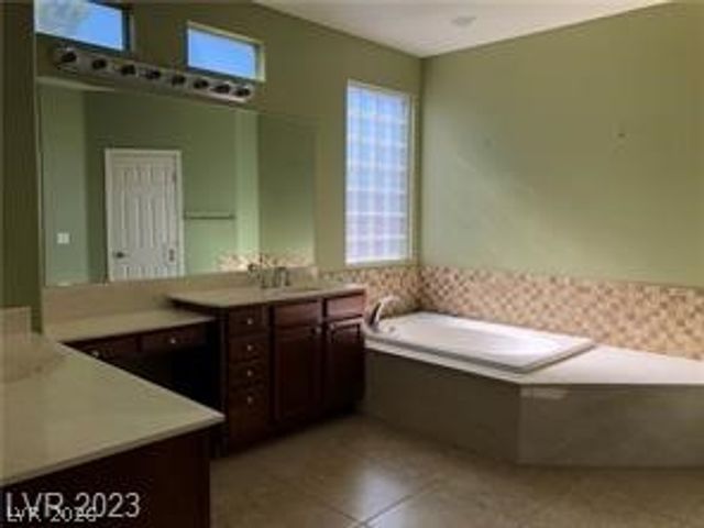 894 Roseberry Drive, Las Vegas, NV 89138