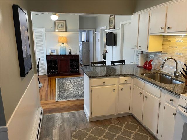 4 Bayview Avenue 2, Bristol, RI 02809