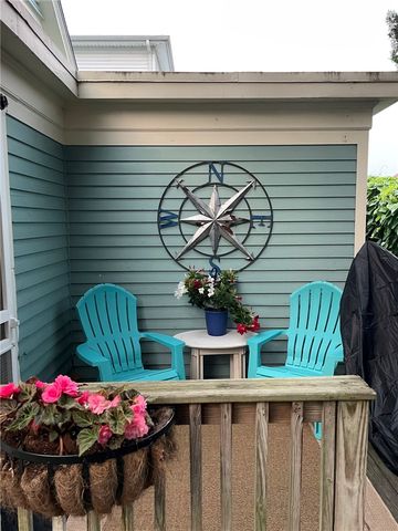 4 Bayview Avenue 2, Bristol, RI 02809