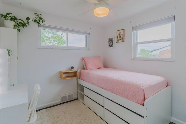 82 Claireview Dr, Scott Twp, PA 15106