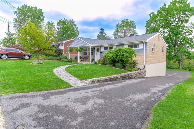 82 Claireview Dr, Scott Twp, PA 15106