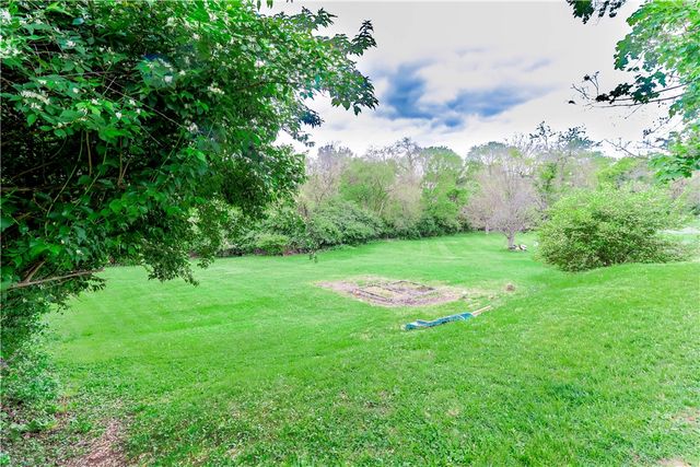 82 Claireview Dr, Scott Twp, PA 15106