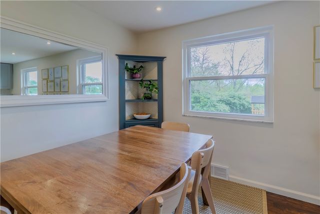 82 Claireview Dr, Scott Twp, PA 15106