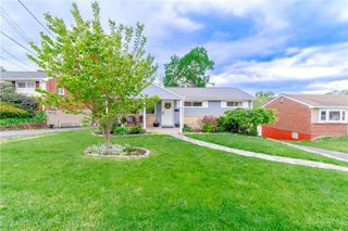 82 Claireview Dr, Scott Twp, PA 15106