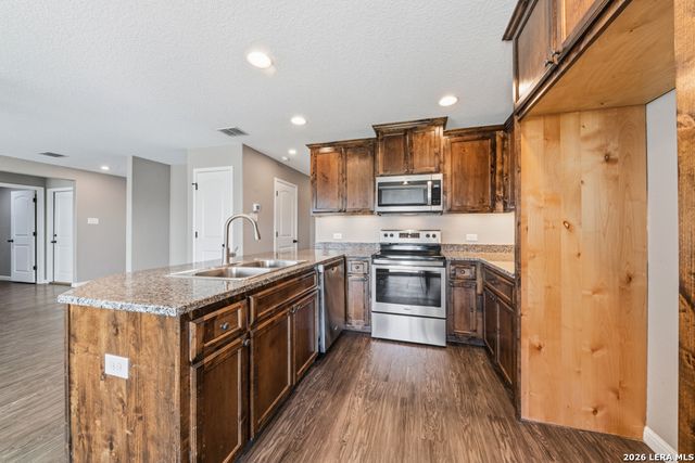 135 Lost Maples, Marion, TX 78124