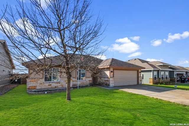 135 Lost Maples, Marion, TX 78124