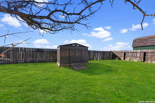 135 Lost Maples, Marion, TX 78124