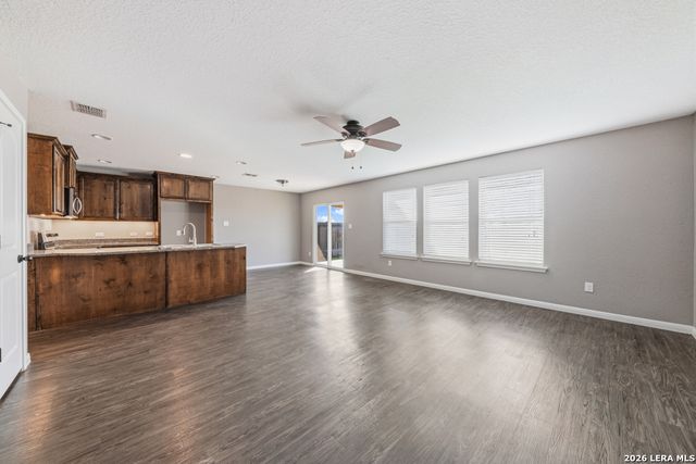 135 Lost Maples, Marion, TX 78124