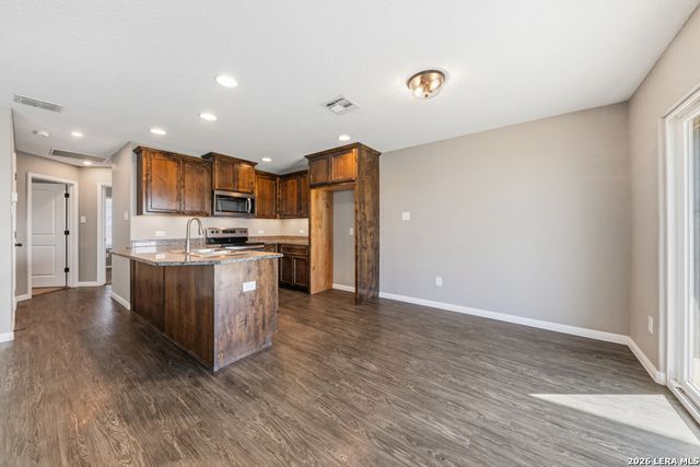 135 Lost Maples, Marion, TX 78124