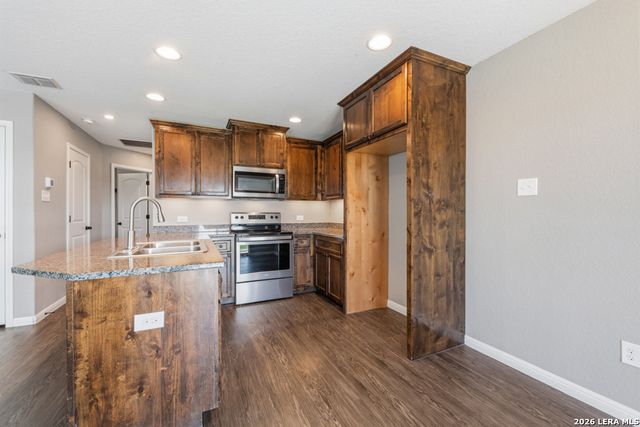 135 Lost Maples, Marion, TX 78124