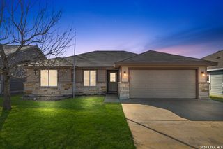 135 Lost Maples, Marion, TX 78124