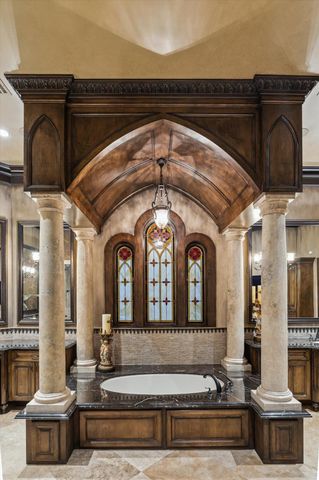 11095 Memorial Drive, Houston, TX 77024