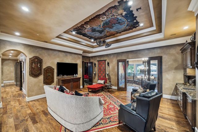 11095 Memorial Drive, Houston, TX 77024