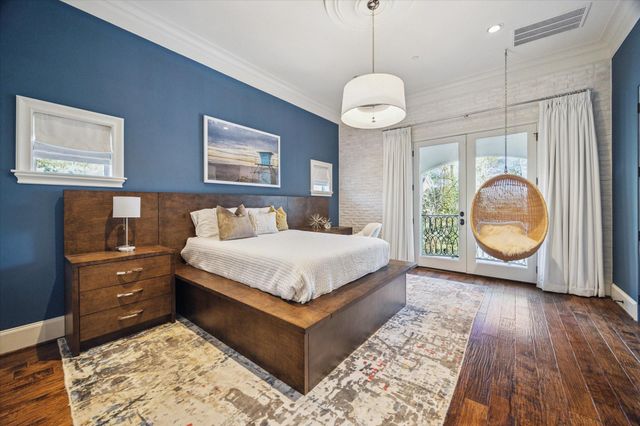 11095 Memorial Drive, Houston, TX 77024