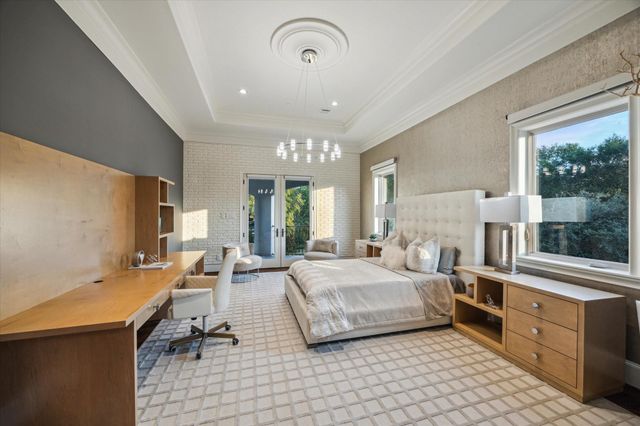 11095 Memorial Drive, Houston, TX 77024