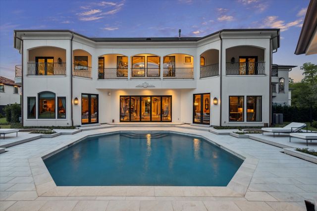 11095 Memorial Drive, Houston, TX 77024