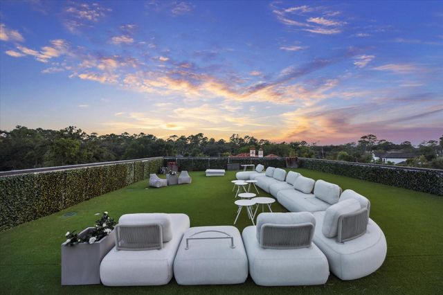 11095 Memorial Drive, Houston, TX 77024