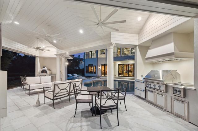 11095 Memorial Drive, Houston, TX 77024