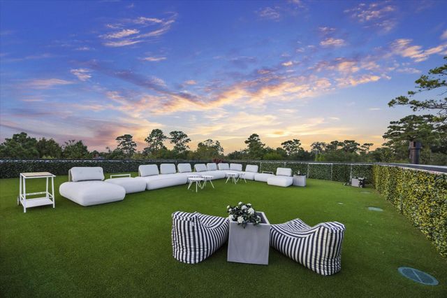 11095 Memorial Drive, Houston, TX 77024