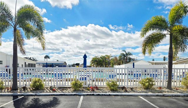 5316 53RD AVE E E2, Bradenton, FL 34203