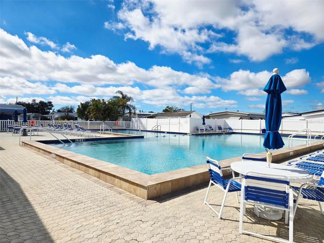 5316 53RD AVE E E2, Bradenton, FL 34203