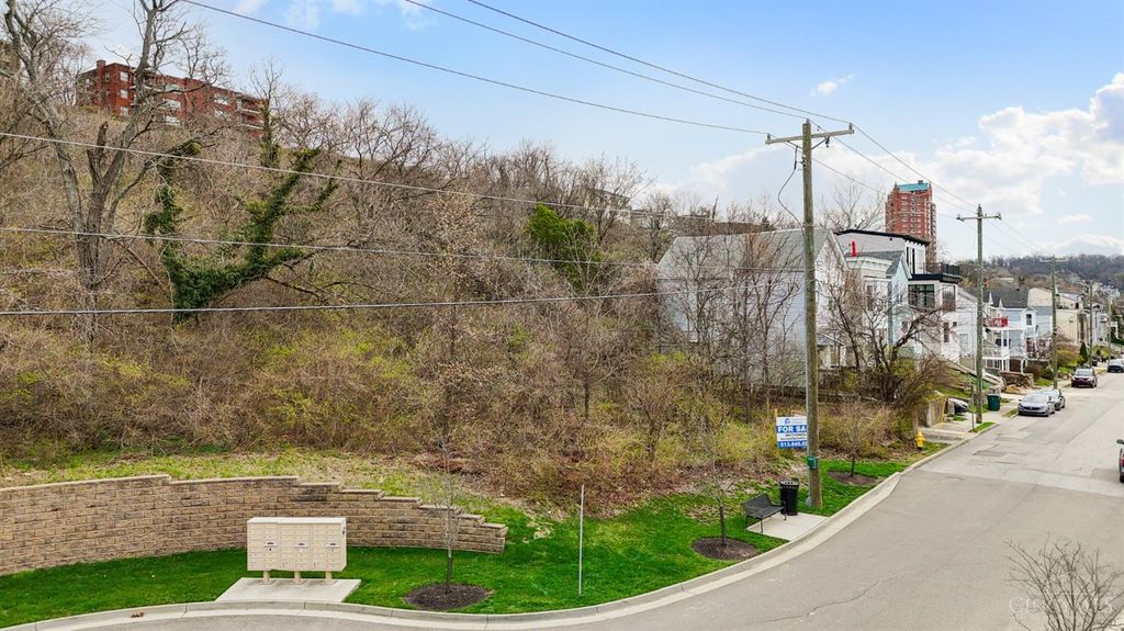 3096 Walworth Avenue, Cincinnati, OH 45226