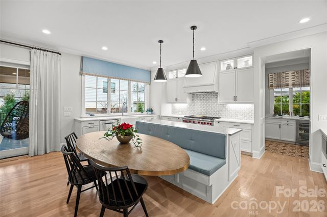 222 Anthony Circle, Charlotte, NC 28211