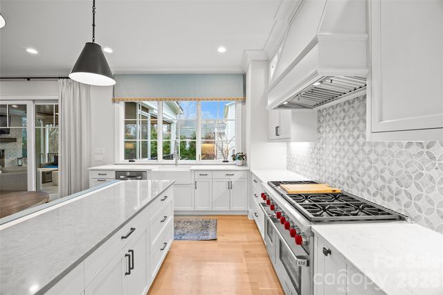 222 Anthony Circle, Charlotte, NC 28211