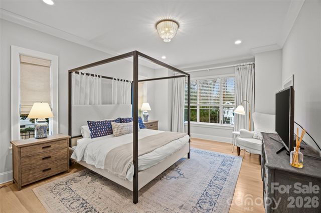 222 Anthony Circle, Charlotte, NC 28211