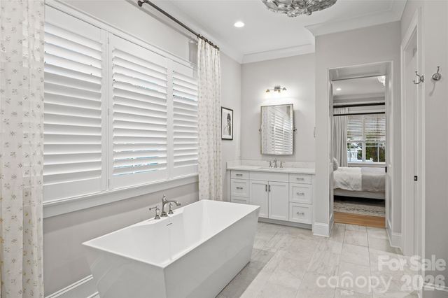 222 Anthony Circle, Charlotte, NC 28211