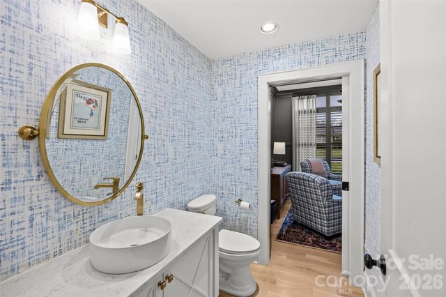 222 Anthony Circle, Charlotte, NC 28211