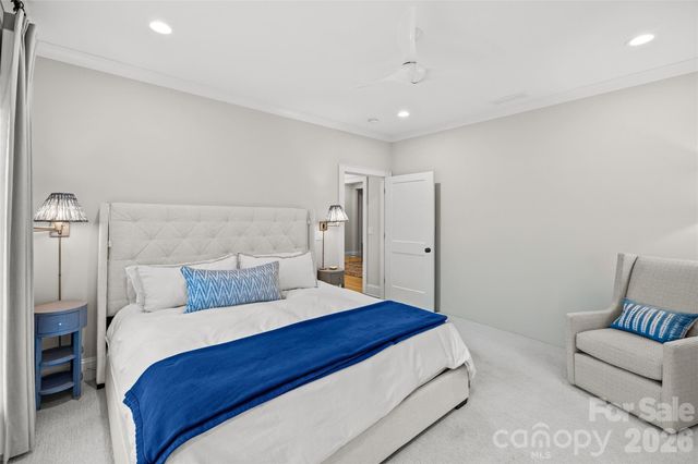 222 Anthony Circle, Charlotte, NC 28211