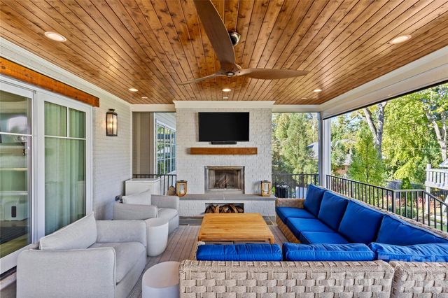 222 Anthony Circle, Charlotte, NC 28211