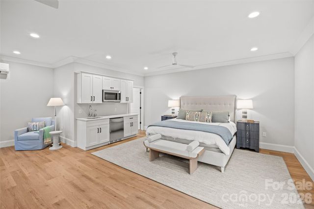 222 Anthony Circle, Charlotte, NC 28211